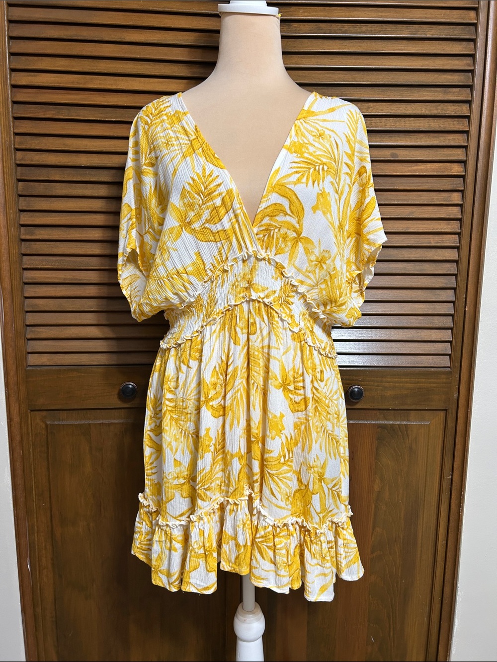 Blue Island Tropical Floral Ruffle Print Dress Coverup Low V Front & Back Size M